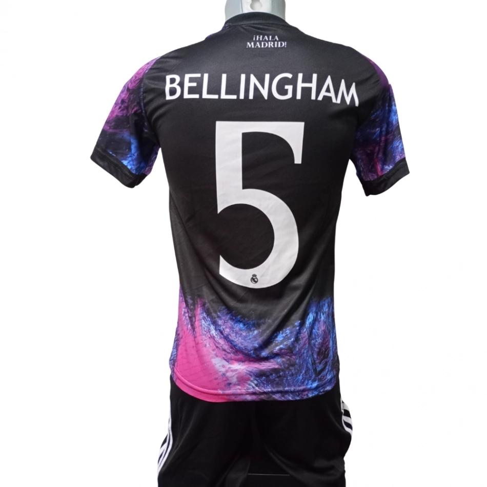 Focimez nadrággal Replika Real M. Bellingham színes demo